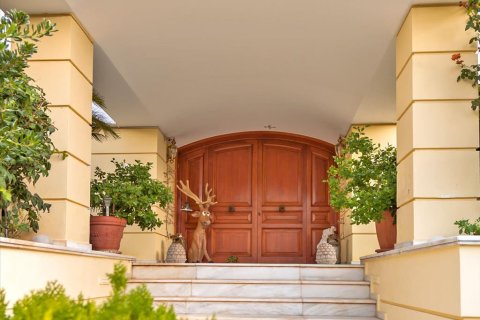 5 bedrooms Villa in Kifisia, Greece No. 59418 3