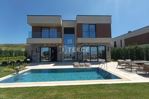 5 bedrooms Villa in Bueyuekcekmece, Turkey No. 125869