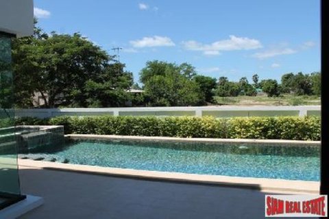 3 dormitorios House en Hua Hin, Thailand No. 95666 12