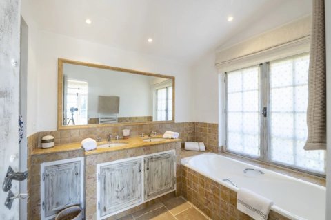 4 bedrooms Villa in Saint-Paul-de-Vence, France No. 81226 12