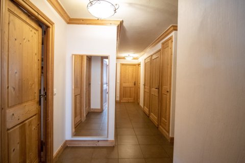 5 dormitorios Apartment en Les Belleville, France No. 99526 8