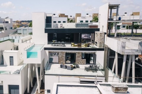 4 bedrooms Villa in Ciudad Quesada, Spain No. 111545