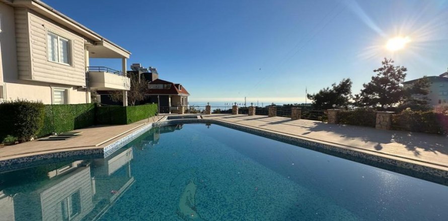 4 rooms Villa in Alanya, Turkey No. 124190