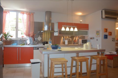 5 bedrooms Villa in Kalyvia Thorikou, Greece No. 59169 25