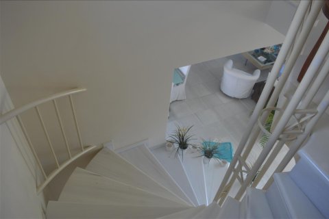 5 bedrooms Villa in Kalyvia Thorikou, Greece No. 59169 14