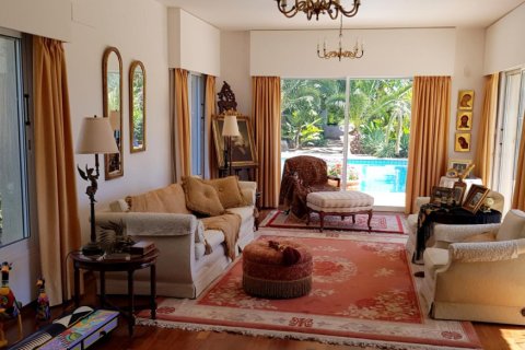 3 bedrooms Villa in Limassol, Cyprus No. 105993 1