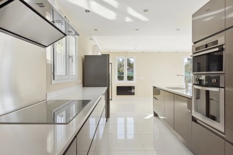 Вилла с 5 спальнями в Вар, Франция №72146 6