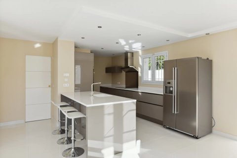 Вилла с 5 спальнями в Вар, Франция №72146 4