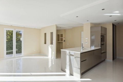 Вилла с 5 спальнями в Вар, Франция №72146 5