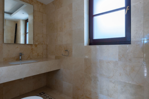 3 bedrooms Apartment in Limassol, Cyprus No. 79765 5