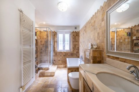 3 bedrooms House in Vallauris, France No. 69187 5