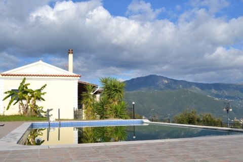 2 bedrooms Villa in Corfu, Greece No. 61585 2