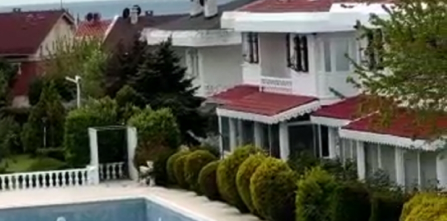 4 bedrooms Villa in Istanbul, Turkey No. 114711