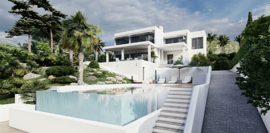 4 bedrooms Villa in Santa Ponsa, Spain No. 123246