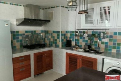 Дом с 6 спальнями в Ката, Таиланд №96114 16