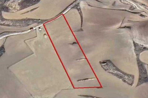 7328m² Land in Tseri, Cyprus No. 35775 1