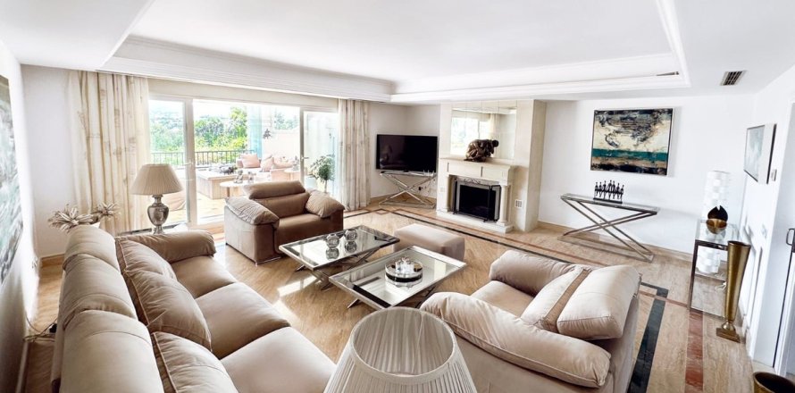 3 dormitorios Apartment en Marbella, Spain No. 111034