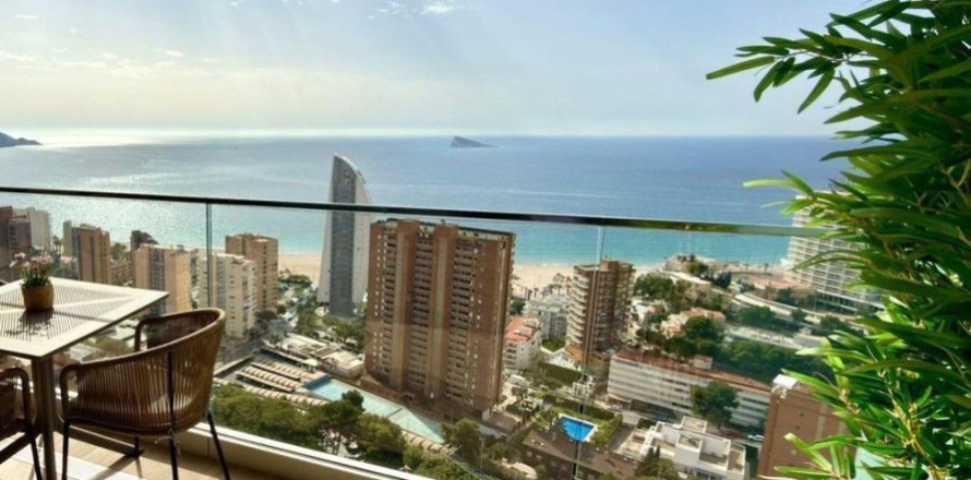2 dormitorios Apartment en Benidorm, Spain No. 128608