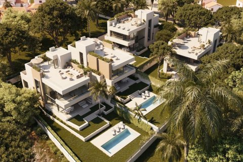 4 bedrooms Villa in Marbella, Spain No. 112240