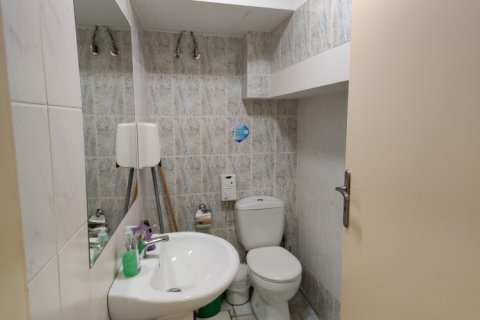 171m² Commercial property en Athens, Greece No. 56117 10