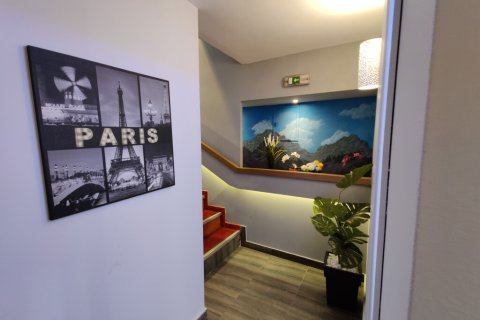 171m² Commercial property en Athens, Greece No. 56117 7