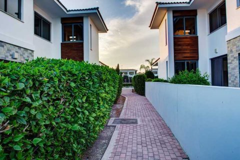 3 bedrooms House in Mazotos, Cyprus No. 101359 7