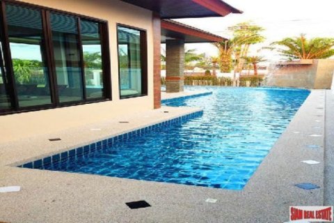 3 bedrooms Villa in Pattaya, Thailand No. 96500 14