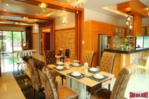 3 bedrooms Villa in Pattaya, Thailand No. 96500 11