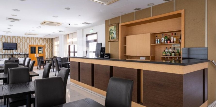 1340m² Commercial property à Nicosia, Cyprus No. 104999