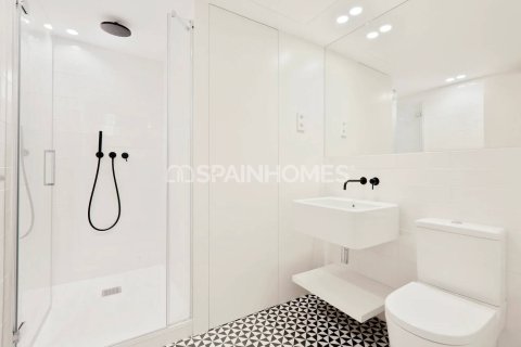 2 bedrooms Penthouse in Duc Tan, Vietnam No. 88236 8