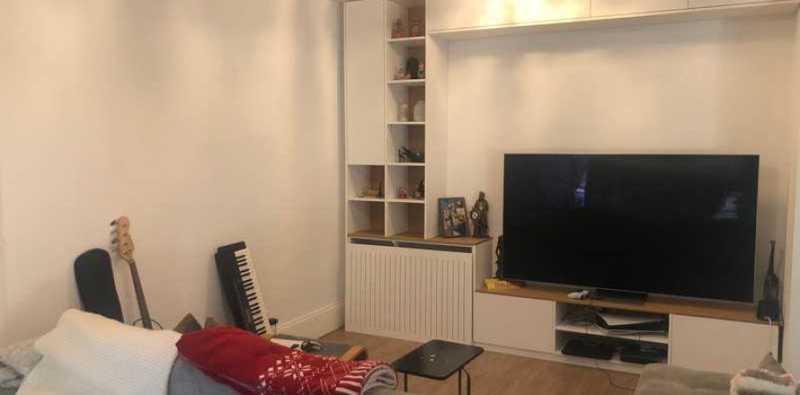 3 bedrooms Apartment in Germasogeia, Cyprus No. 34599