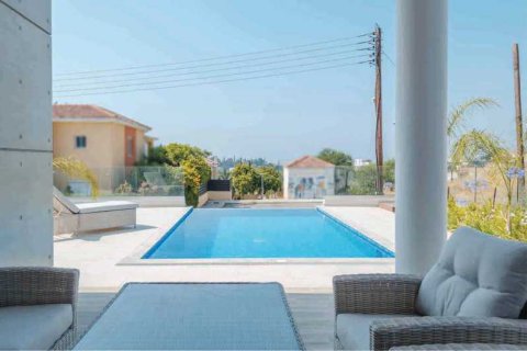 3 bedrooms House in Agios Tychonas, Cyprus No. 73041 8