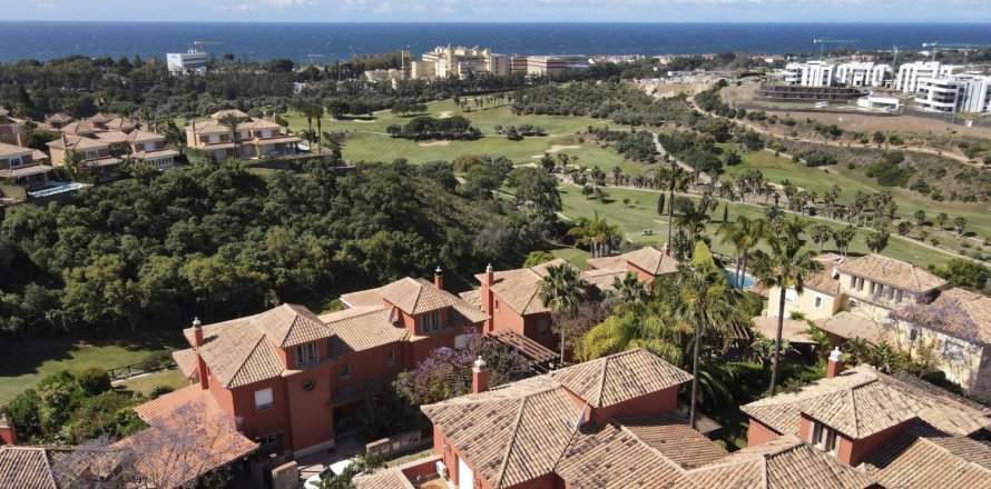 6 bedrooms Villa in Tan Xuan, Vietnam No. 27600