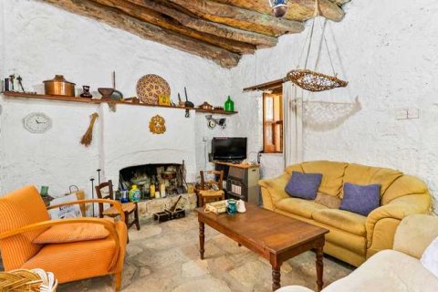 8 bedrooms Villa in Anogyra, Cyprus No. 29711 6