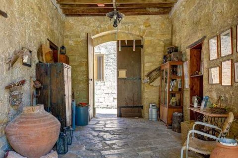 8 bedrooms Villa in Anogyra, Cyprus No. 29711 4