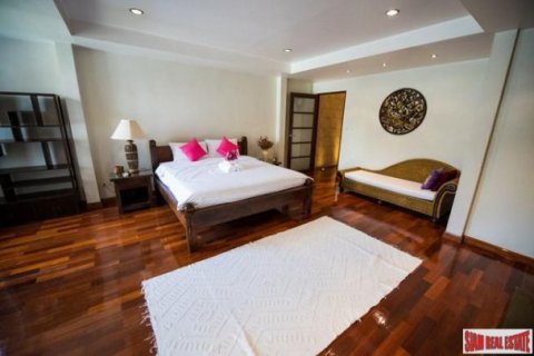 4 bedrooms Townhouse in Bangkok, Thailand No. 97028 17