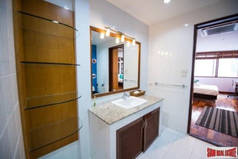 4 bedrooms Townhouse in Bangkok, Thailand No. 97028 28