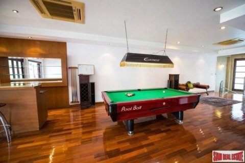 4 bedrooms Townhouse in Bangkok, Thailand No. 97028 25