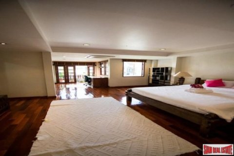 4 bedrooms Townhouse in Bangkok, Thailand No. 97028 15