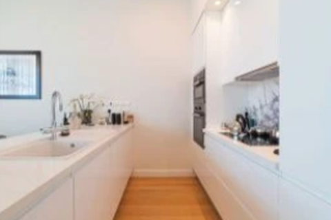 3 bedrooms Apartment in Limassol, Cyprus No. 76499 11