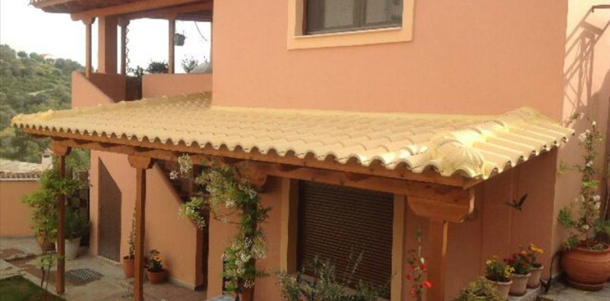 3 bedrooms House in Euboea, Greece No. 57049