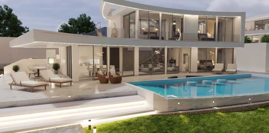 4 bedrooms House in Monagroulli, Cyprus No. 65414