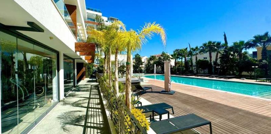 3 bedrooms Apartment in Germasogeia, Cyprus No. 80917