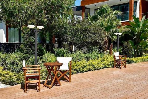 3 bedrooms Apartment in Germasogeia, Cyprus No. 80917 4