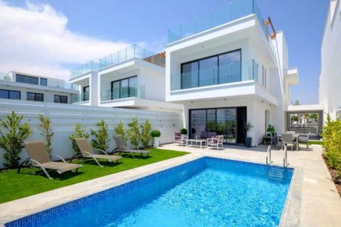 4 dormitorios House en Larnaca, Cyprus No. 77175 3