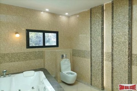 4 bedrooms Villa in Jomtien Beach, Thailand No. 97557 17