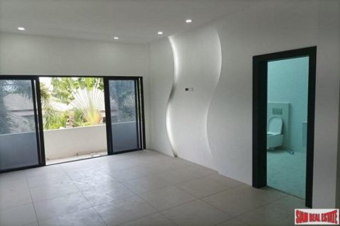 4 bedrooms Villa in Jomtien Beach, Thailand No. 97557 9