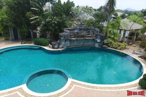 4 bedrooms Villa in Jomtien Beach, Thailand No. 97557 12