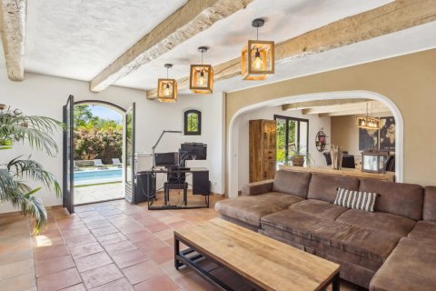 4 bedrooms Villa in Chateauneuf-Grasse, France No. 68748 5