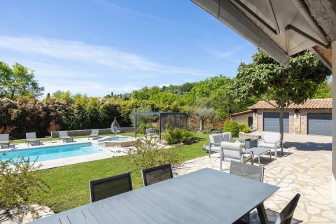 4 bedrooms Villa in Chateauneuf-Grasse, France No. 68748 2
